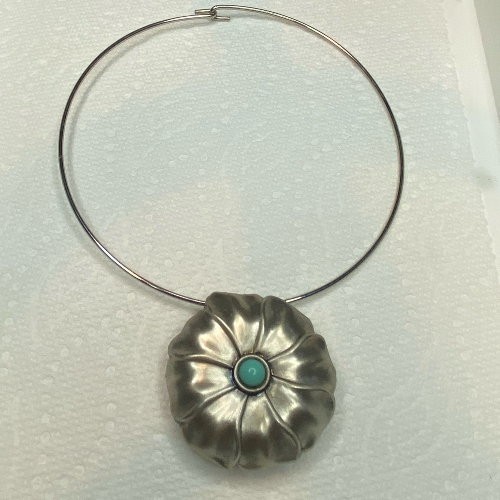 🔥Vintage 1970 Solid Perfume Pendant Necklace - Picture 4 of 7